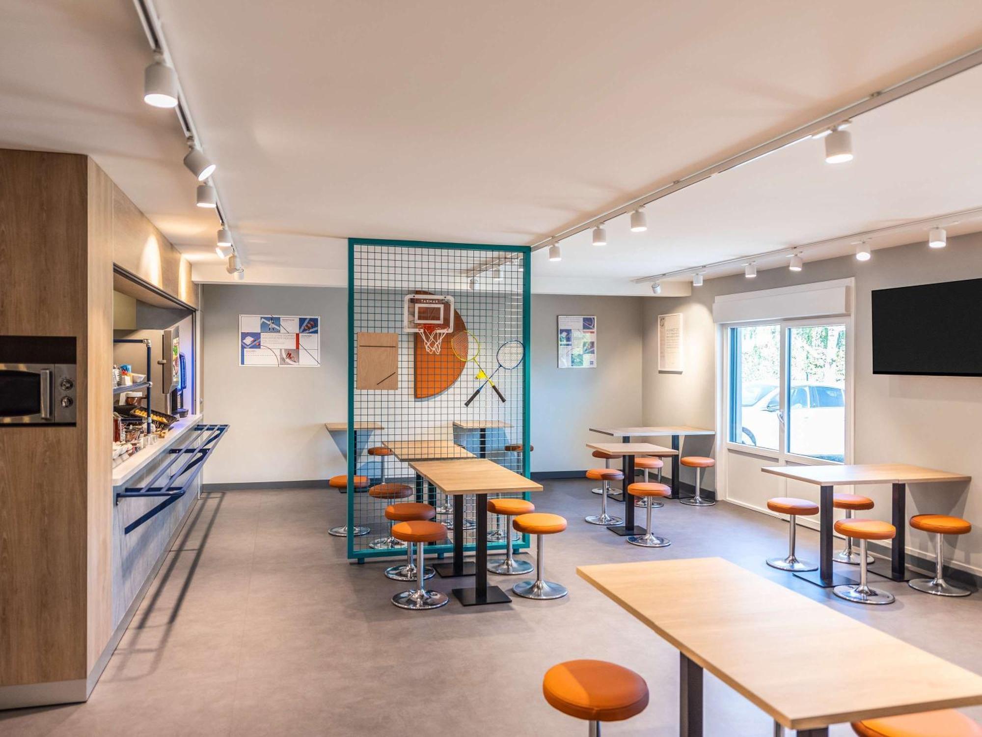 Ibis Budget Villefranche Limas Εξωτερικό φωτογραφία